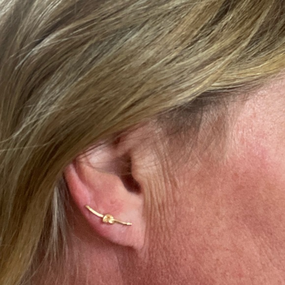 Gold plated Dainty Ear crawler Earrings - Picture 3 of 3